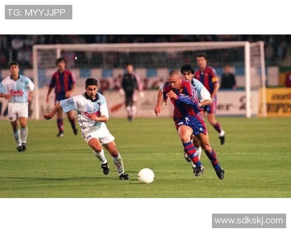 意大利足球传奇曼的辉煌岁月与对足球的深刻影响