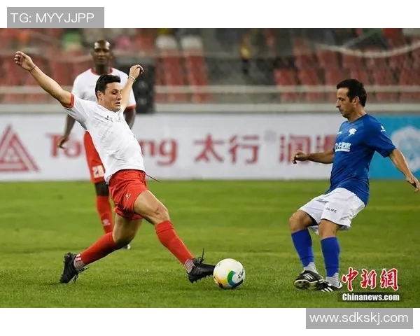 推荐五位足球明星球员助你了解当今足坛的风云人物与精彩表现