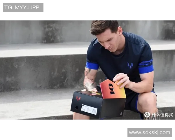 足球明星亲笔签名海报限量发售收藏爱好者不容错过的珍品