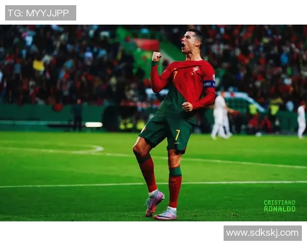 全球足坛巨星盘点：那些响彻世界的足球传奇人物