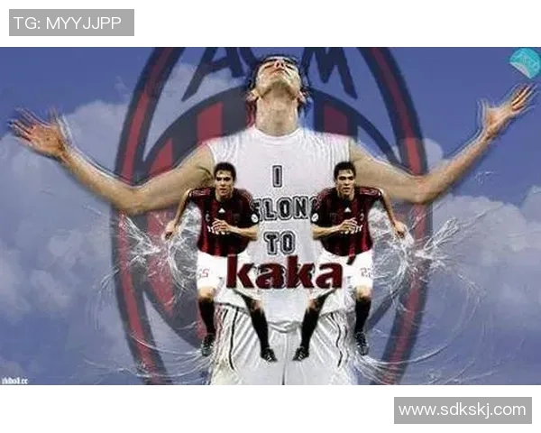 退役足球明星齐聚一堂共庆辉煌岁月的温馨合影 退役足球明星齐聚一堂共庆辉煌岁月的温馨合影